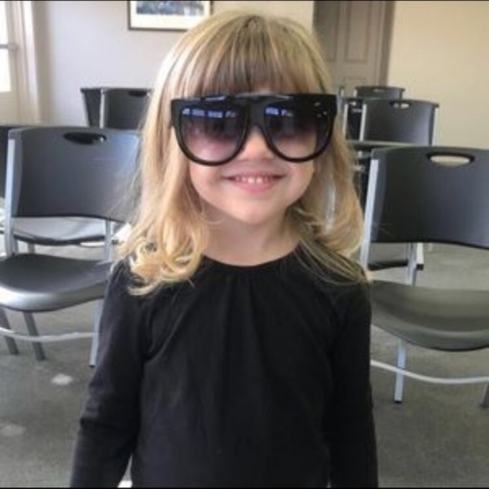 5 âď¸ Rated- Flat Top OmbrĂŠ Oversized Sunglasses - Picture 6 of 8